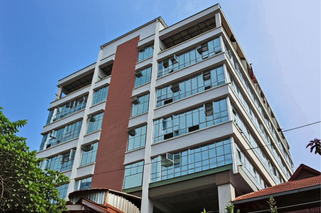 මහනුවර රෝහලේ මහල් ගොඩනැගිල්ලකින් වැටී පුද්ගලයෙක් මරුට